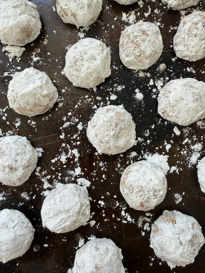 BESITOS DE NUEZ (WEDDING WHITE COOKES) 15 PCS-PACK